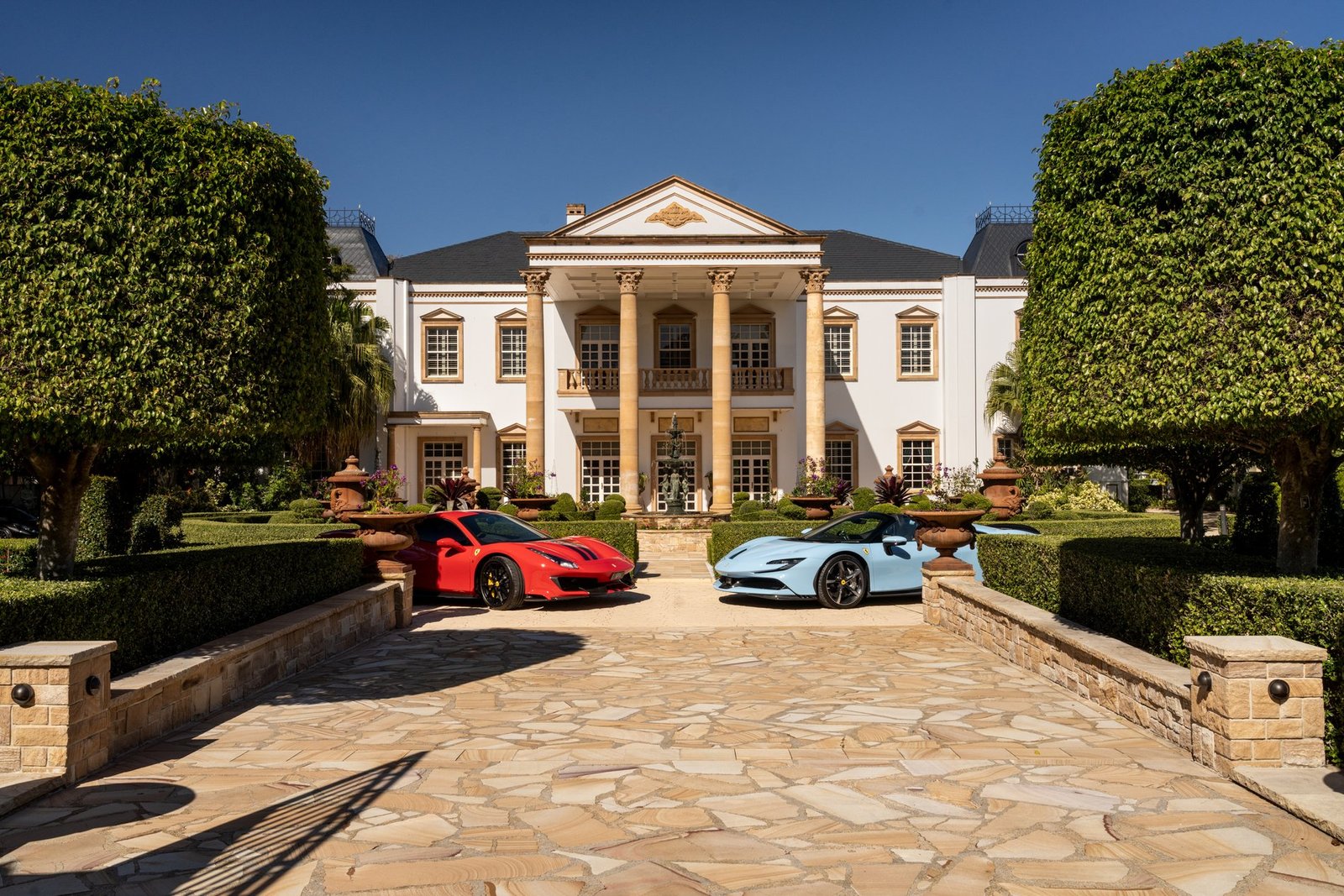 Where Luxury Reigns House in Robertson, Queensland, Australia