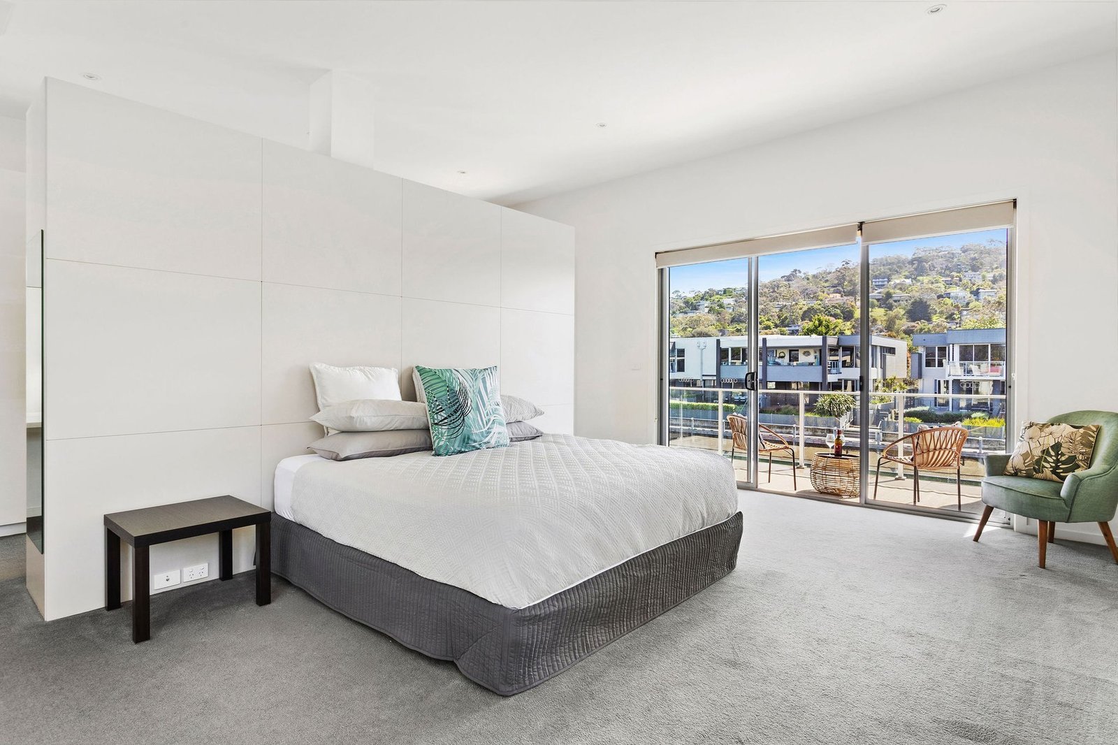 Waters Edge House in Safety Beach, Victoria, Australia