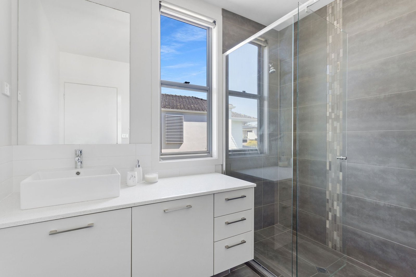 Waters Edge House in Safety Beach, Victoria, Australia