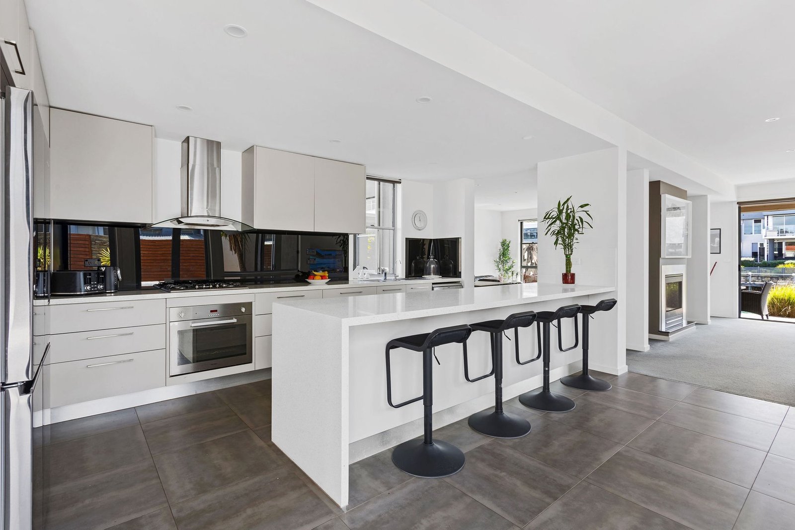 Waters Edge House in Safety Beach, Victoria, Australia