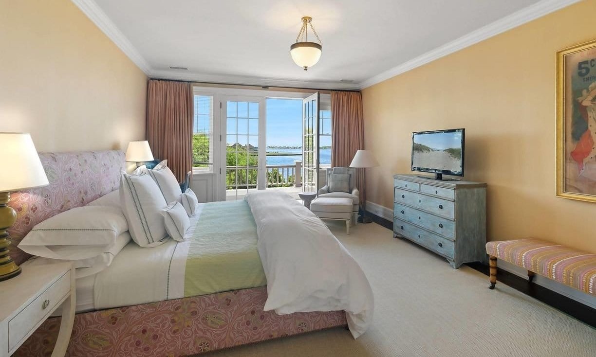 59 Shore Road, Westhampton, Ny 11977 House in Westhampton, New York, United States