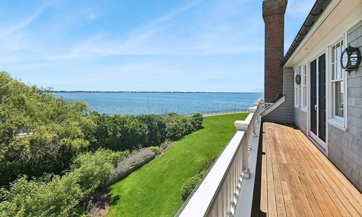 59 Shore Road, Westhampton, Ny 11977 House in Westhampton, New York, United States