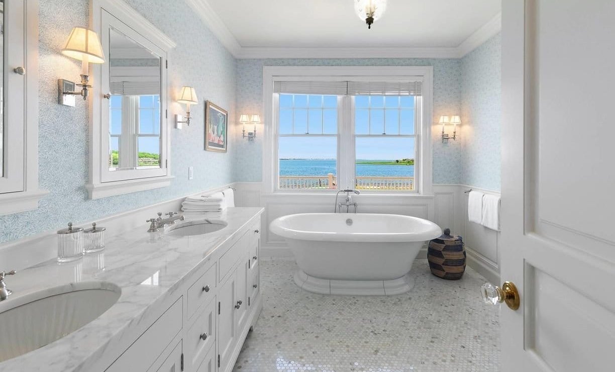 59 Shore Road, Westhampton, Ny 11977 House in Westhampton, New York, United States