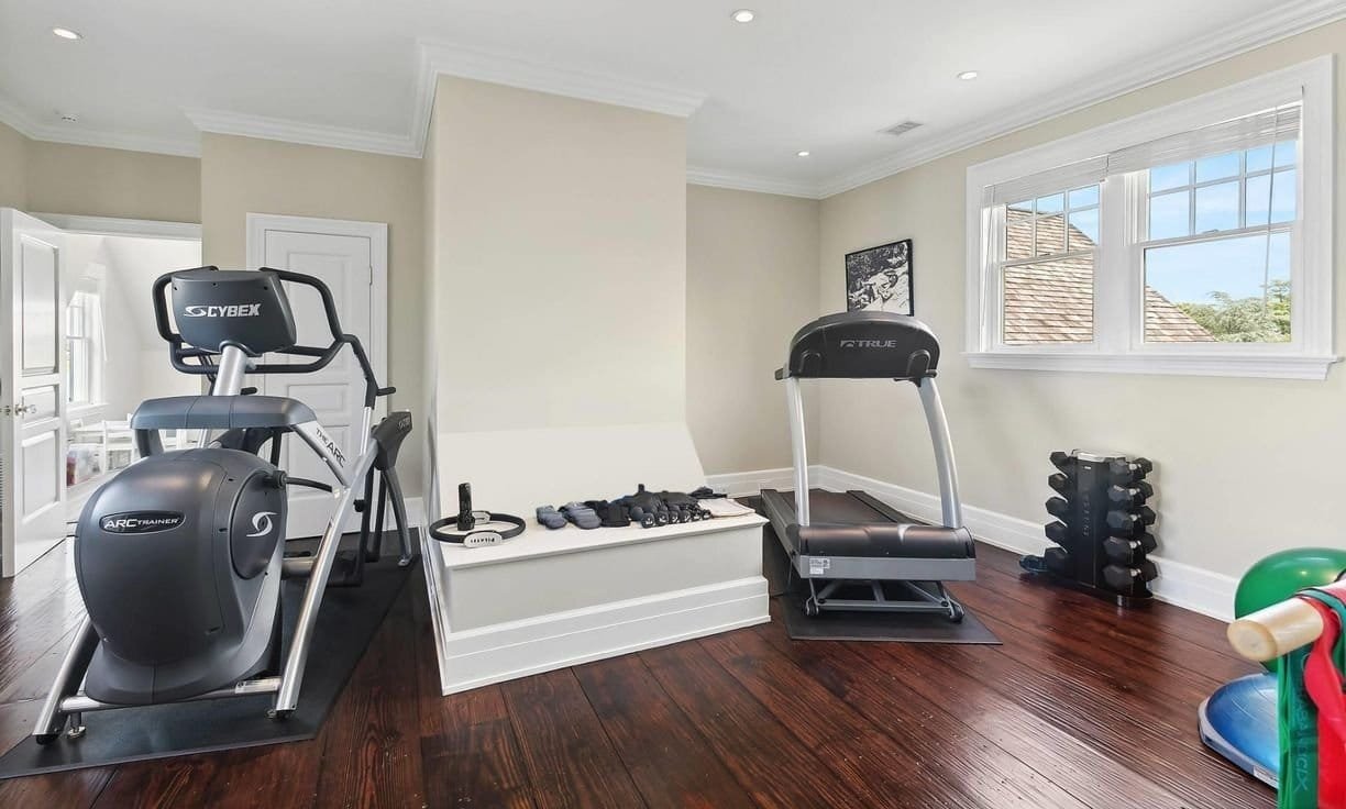 59 Shore Road, Westhampton, Ny 11977 House in Westhampton, New York, United States