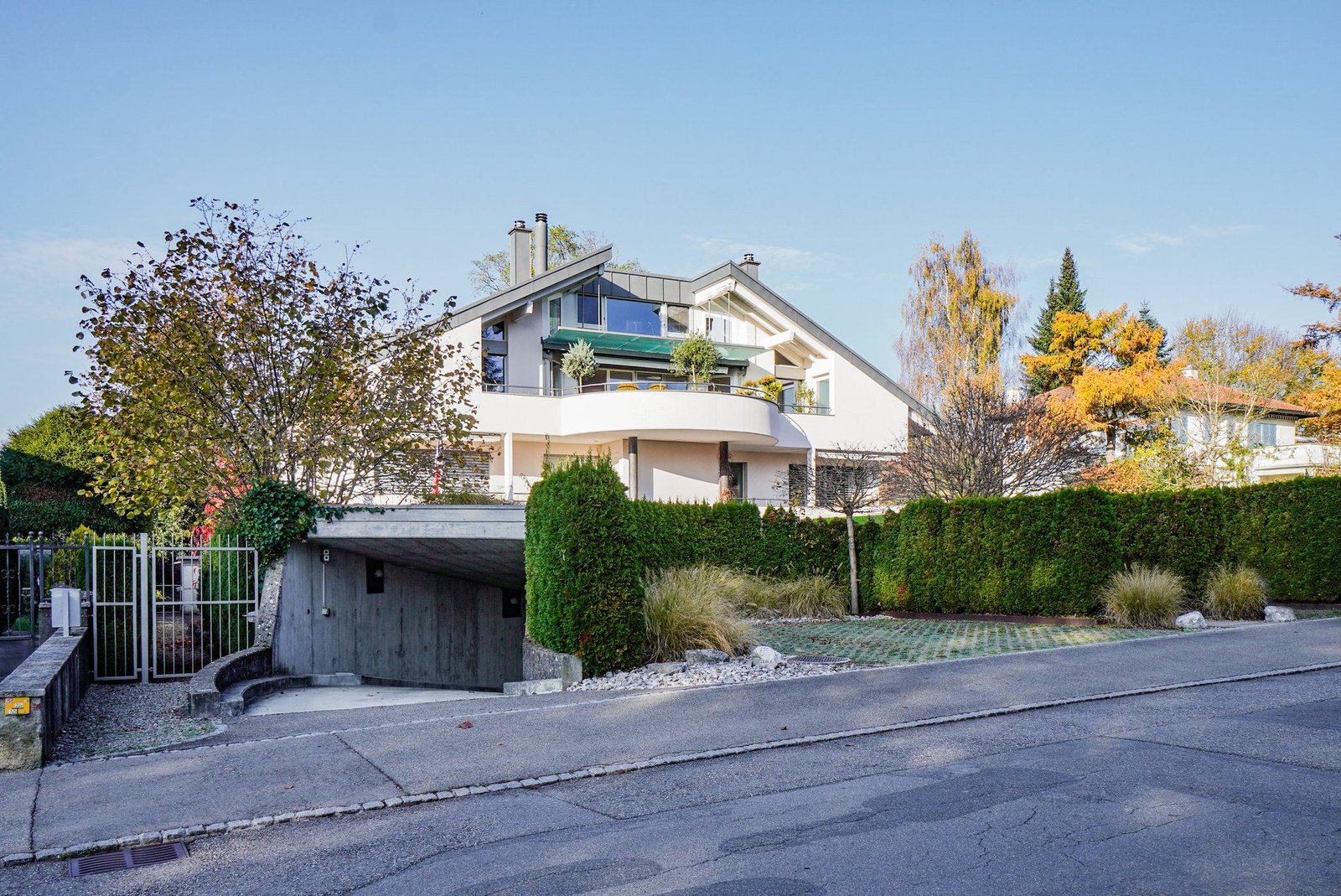 Jackpot Muri: Dramatic Penthouse With Terrace, Garden And Studio Penthouse in Muri bei Bern, Canton of Bern, Switzerland