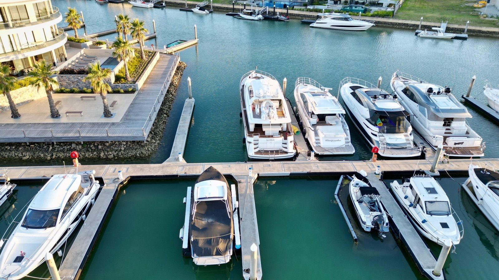 Villa Pianoterra Lussuosa Inc 22 M Marina Berth Penthouse in Safety Beach, Victoria, Australia