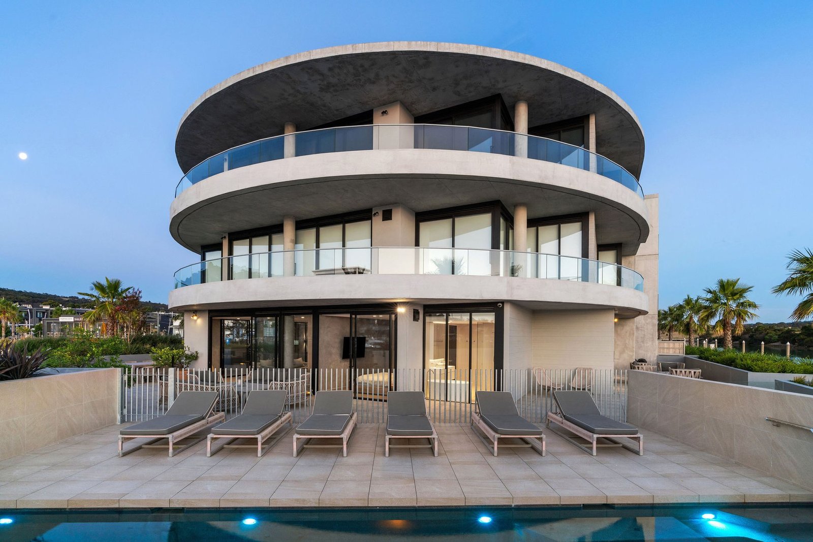 Villa Pianoterra Lussuosa Inc 22 M Marina Berth Penthouse in Safety Beach, Victoria, Australia