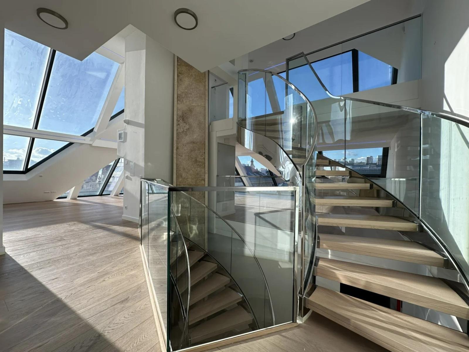 Luxury Penthouse With Pool, Fitness Studio, Garage And Fantastic View In The Historic 1st District! Penthouse in Vienna, Wien, Austria