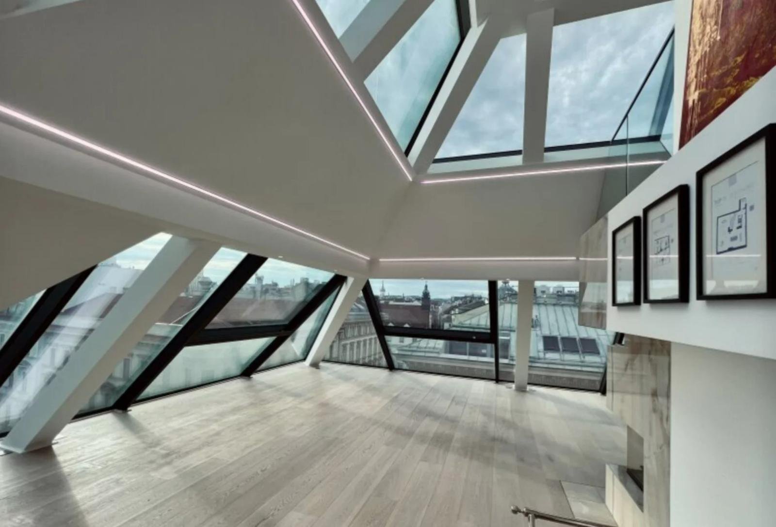 Luxury Penthouse With Pool, Fitness Studio, Garage And Fantastic View In The Historic 1st District! Penthouse in Vienna, Wien, Austria