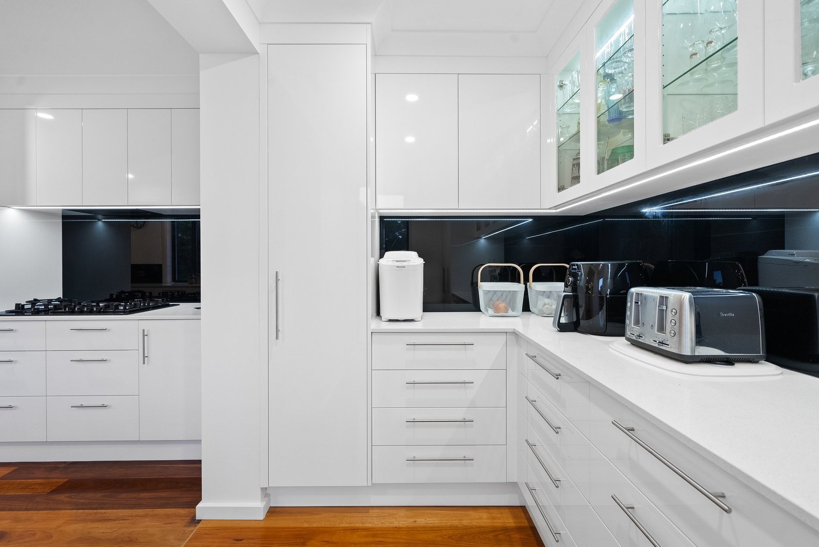 Hinterland Family Estate In Sought After Tintenbar: A Premier Acreage Retreat Tintenbar, New South Wales, Australia