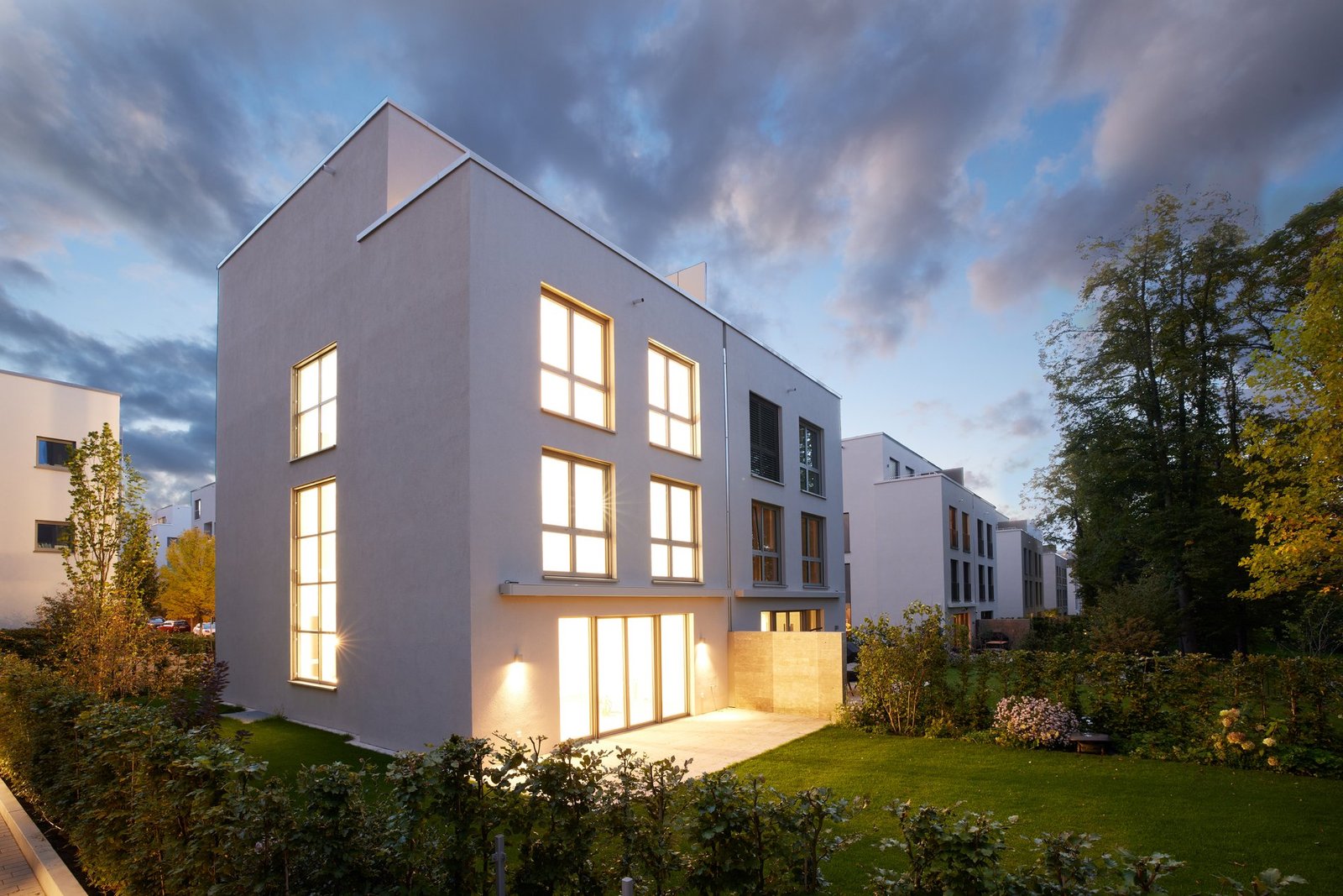 Parkvilla 10: Where Contemporary Comfort Meets Heritage Charm Amid Nature Townhouse in Frankfurt am Main, Hessen, Germany