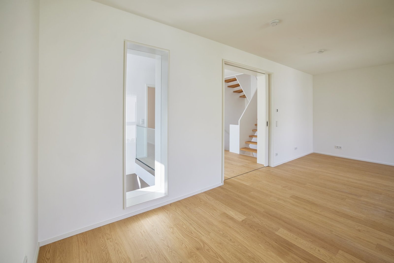 Parkvilla 10: Where Contemporary Comfort Meets Heritage Charm Amid Nature Townhouse in Frankfurt am Main, Hessen, Germany