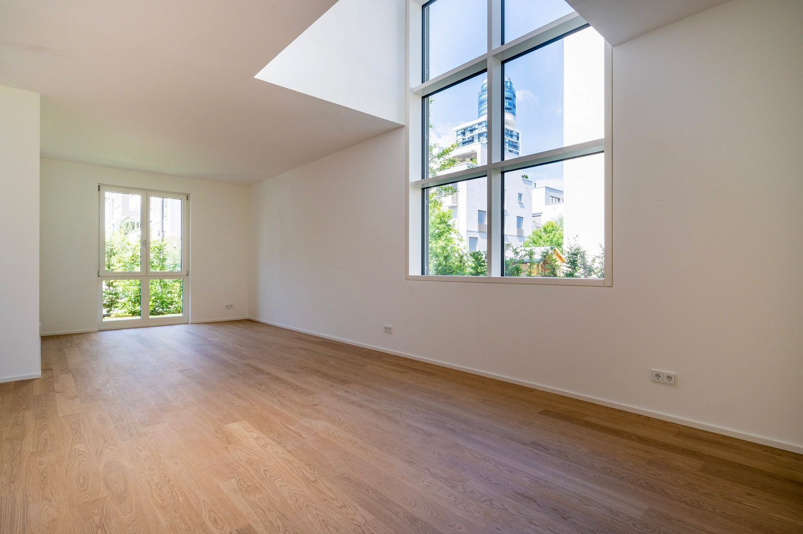 Parkvilla 10: Where Contemporary Comfort Meets Heritage Charm Amid Nature Townhouse in Frankfurt am Main, Hessen, Germany