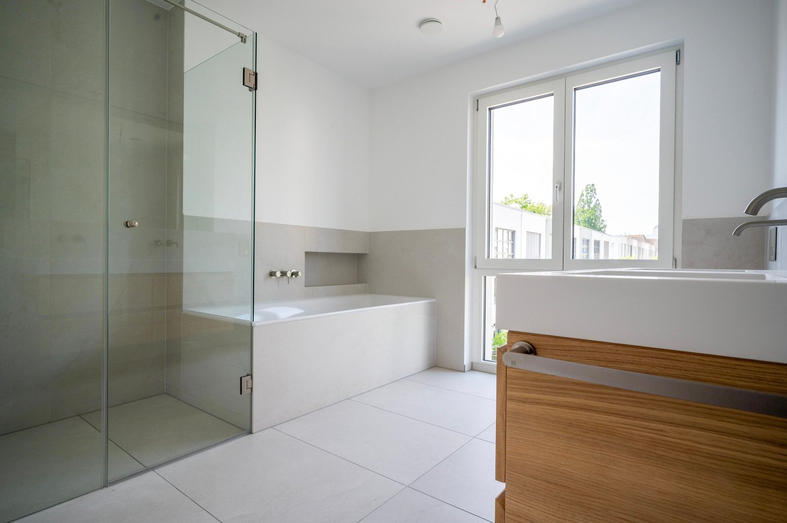 Parkvilla 10: Where Contemporary Comfort Meets Heritage Charm Amid Nature Townhouse in Frankfurt am Main, Hessen, Germany