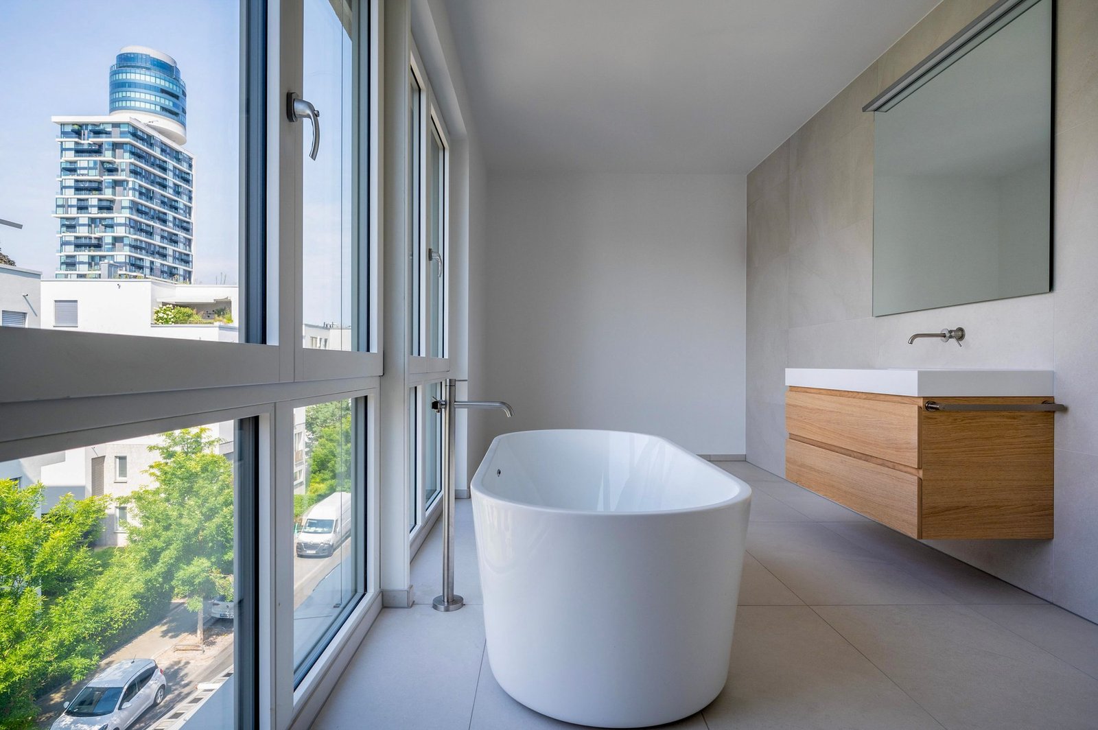 Parkvilla 10: Where Contemporary Comfort Meets Heritage Charm Amid Nature Townhouse in Frankfurt am Main, Hessen, Germany