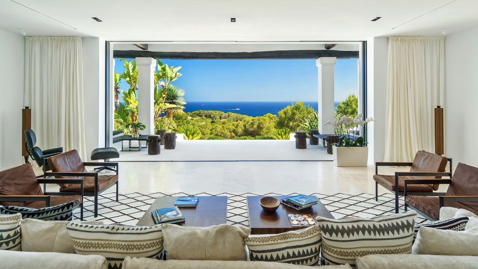 Completely Renovated Luxury Villa With A Sea View Villa in Antibes, Provence-Alpes-Côte d'Azur, France