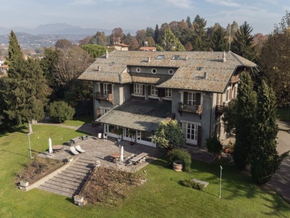 Villa in Besana in Brianza, Lombardy, Italy