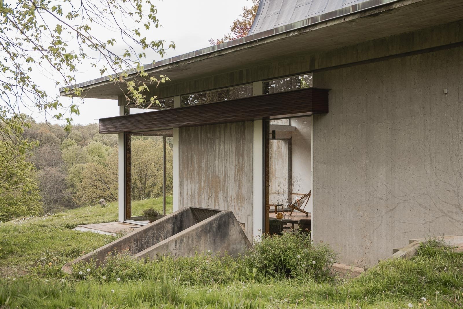 Architectural Masterpiece By Claude Parent Near Paris Villa in Bois-le-Roi, Normandy, France