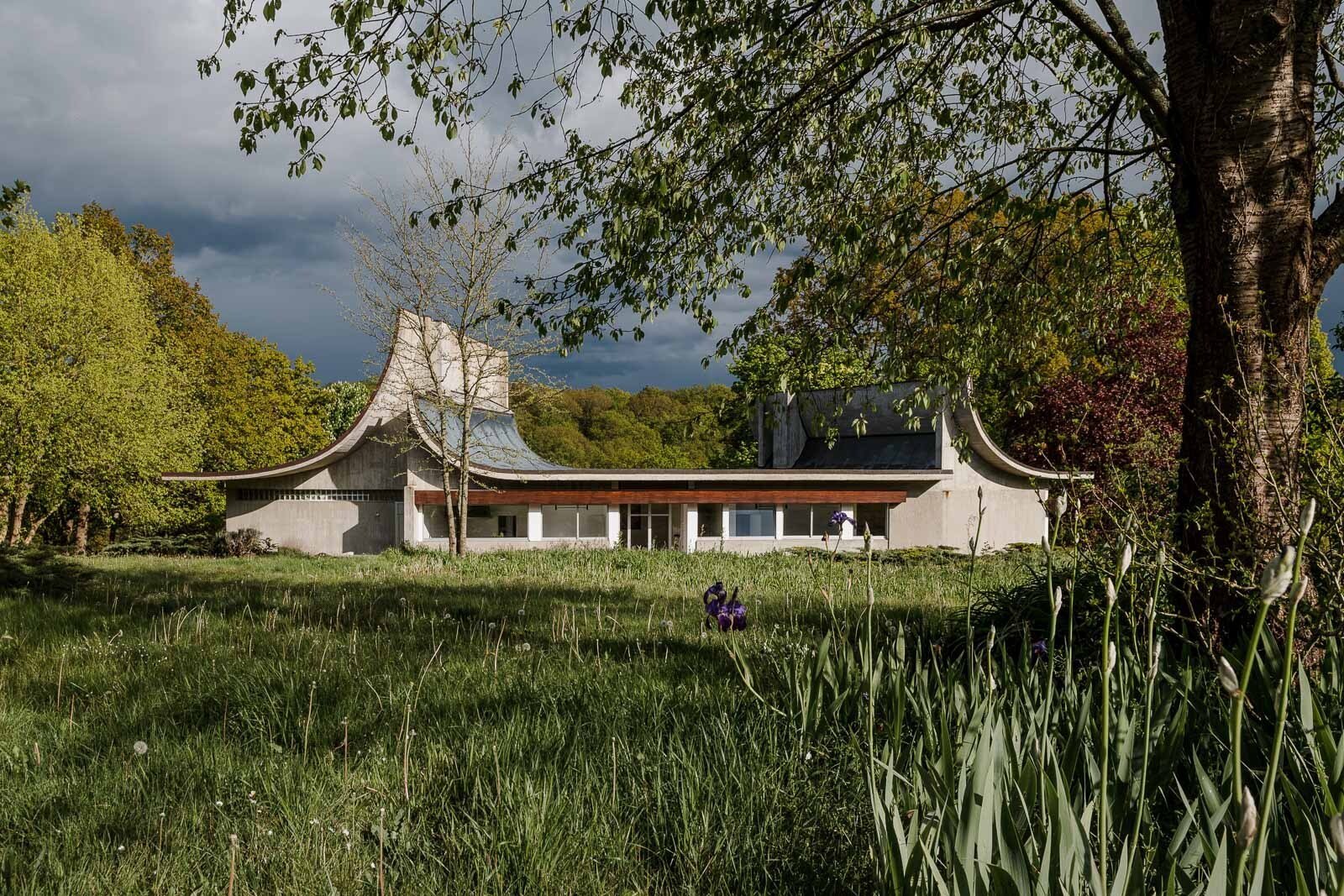 Architectural Masterpiece By Claude Parent Near Paris Villa in Bois-le-Roi, Normandy, France
