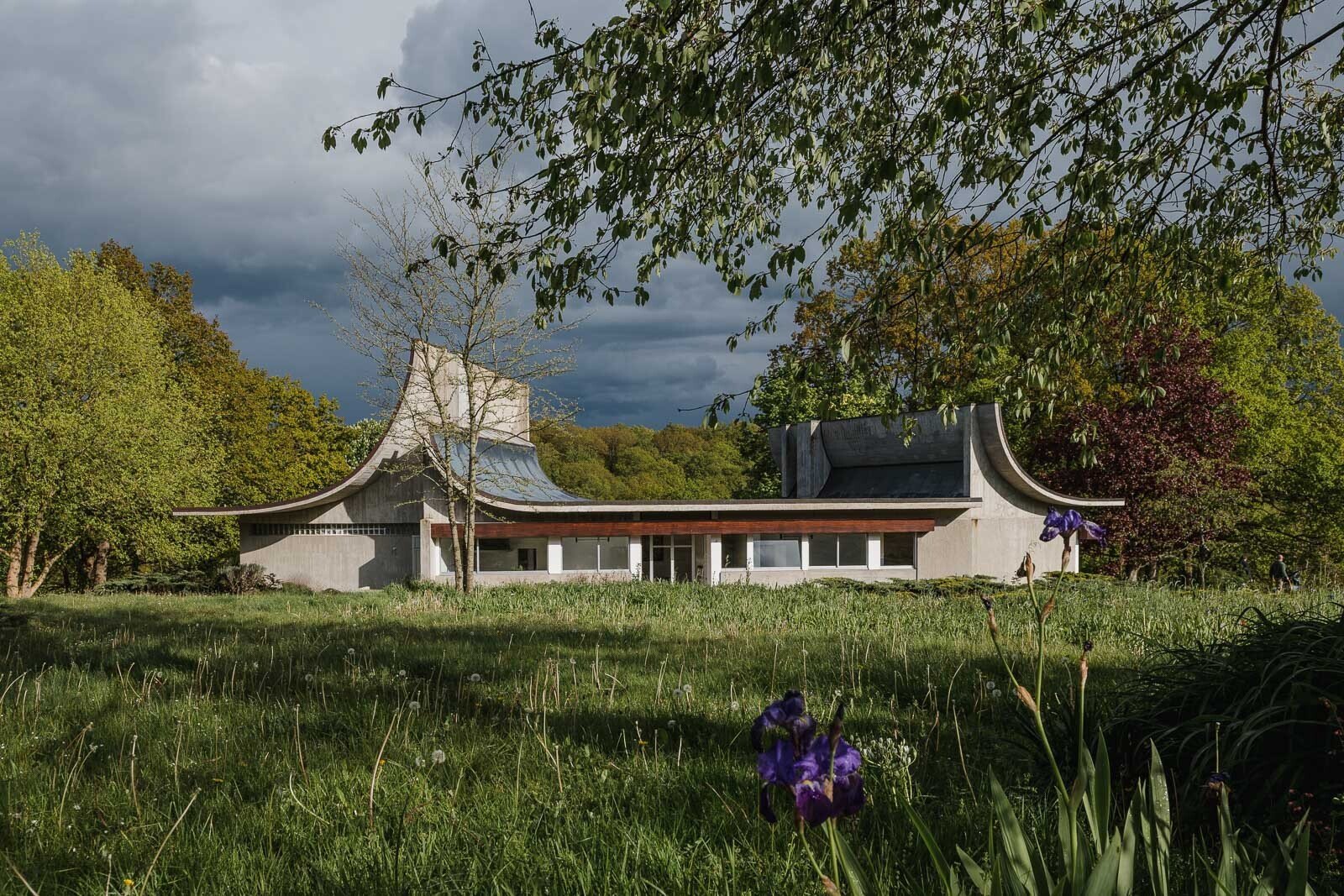 Architectural Masterpiece By Claude Parent Near Paris Villa in Bois-le-Roi, Normandy, France