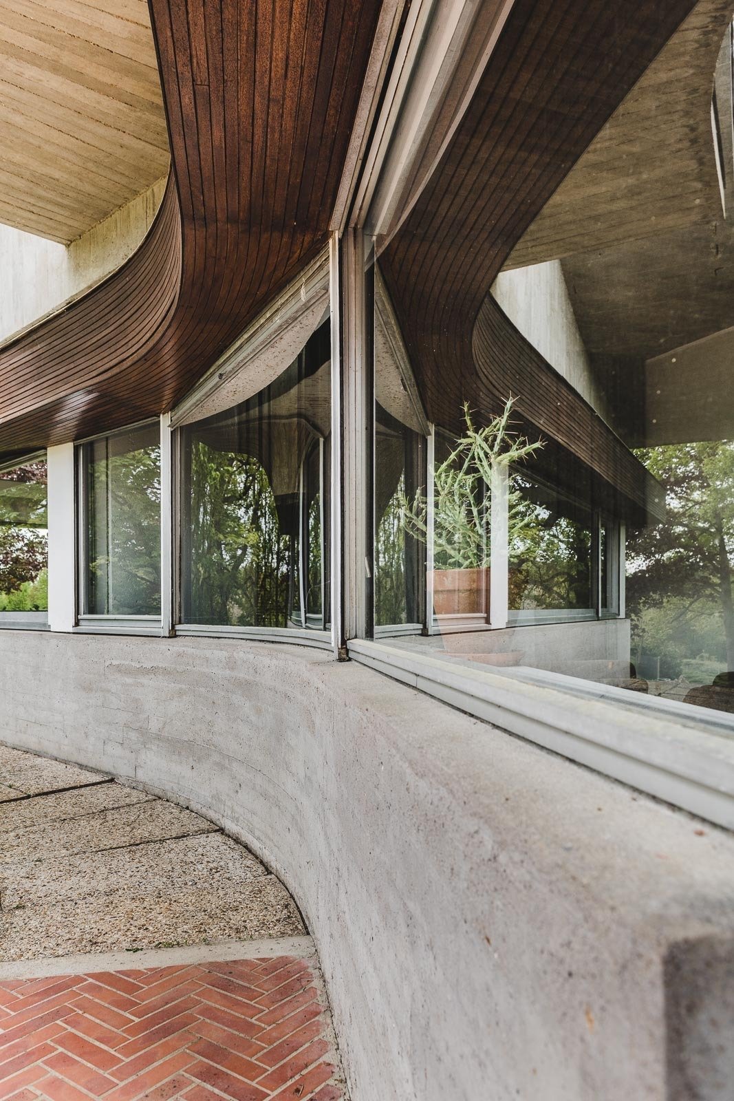 Architectural Masterpiece By Claude Parent Near Paris Villa in Bois-le-Roi, Normandy, France