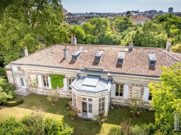 Villa in Bordeaux, Nouvelle-Aquitaine, France