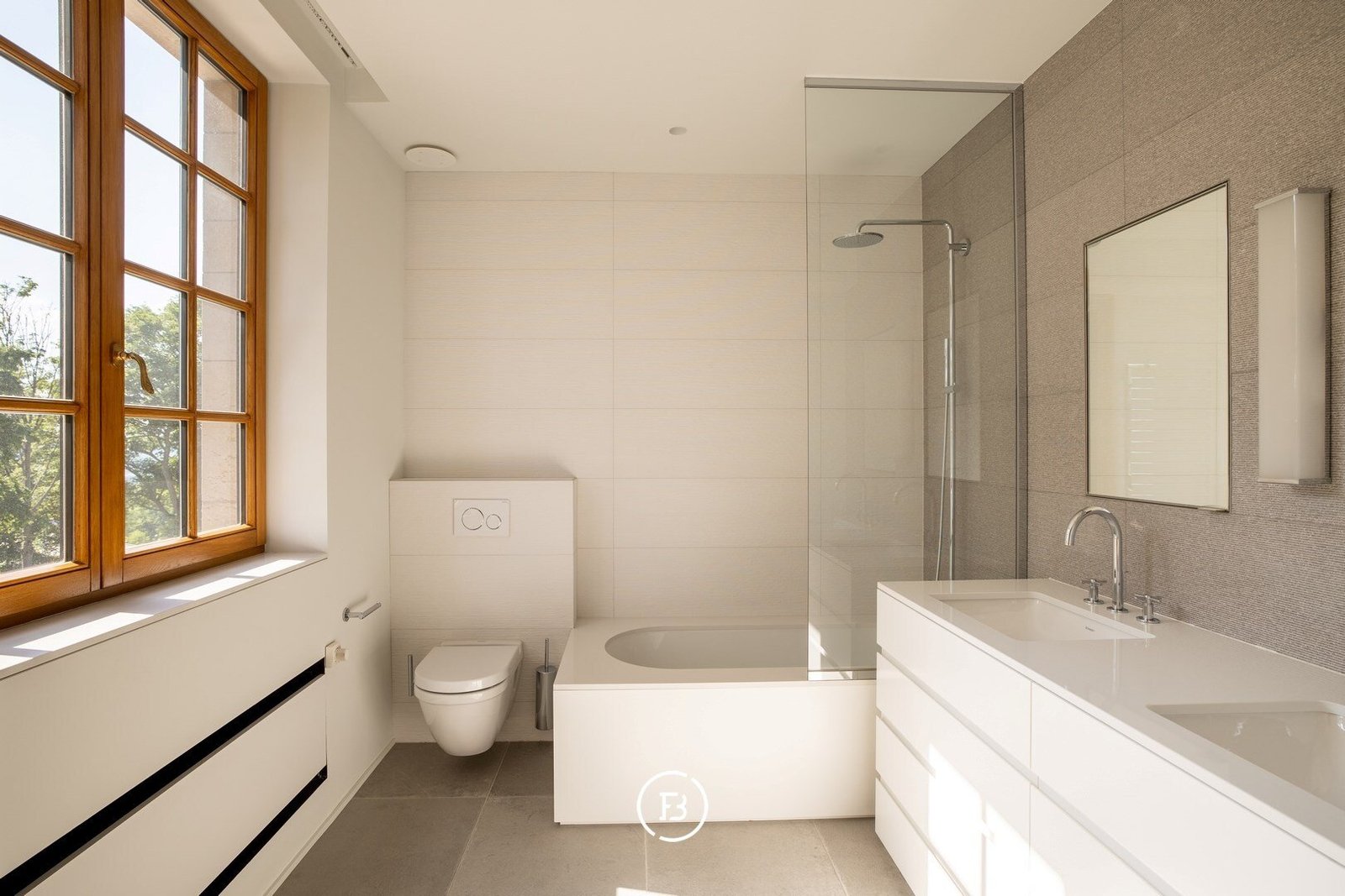 Classic Pearl Villa in Forest, Brussels, Belgium