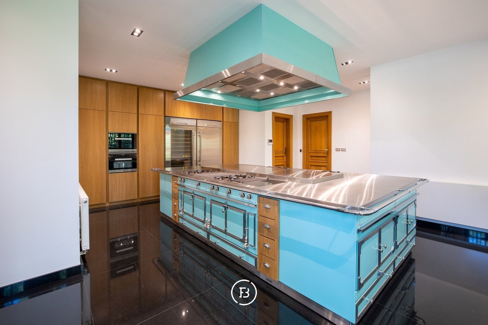 Classic Pearl Villa in Forest, Brussels, Belgium