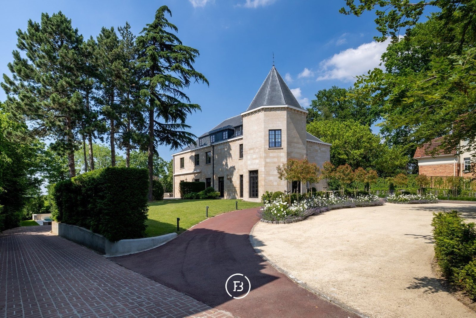 Classic Pearl Villa in Forest, Brussels, Belgium