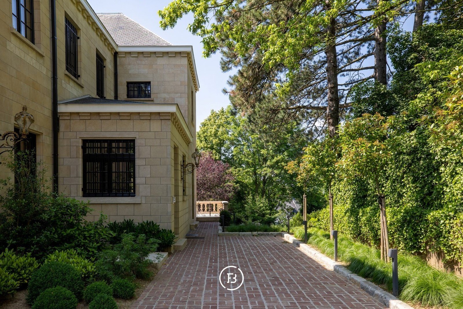 Classic Pearl Villa in Forest, Brussels, Belgium