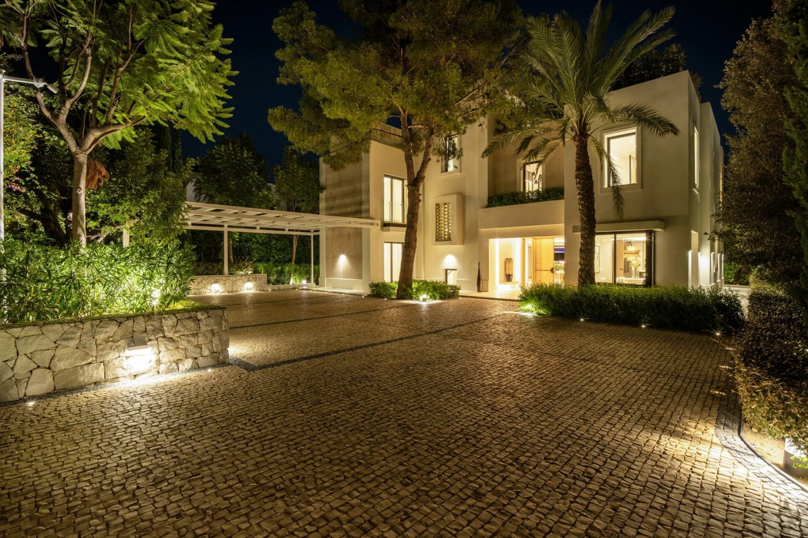 Exquisite Modern Villa In Altos Reales With Breathtaking Views And Luxurious Amenities Villa in Marbella, Andalusia, Spain