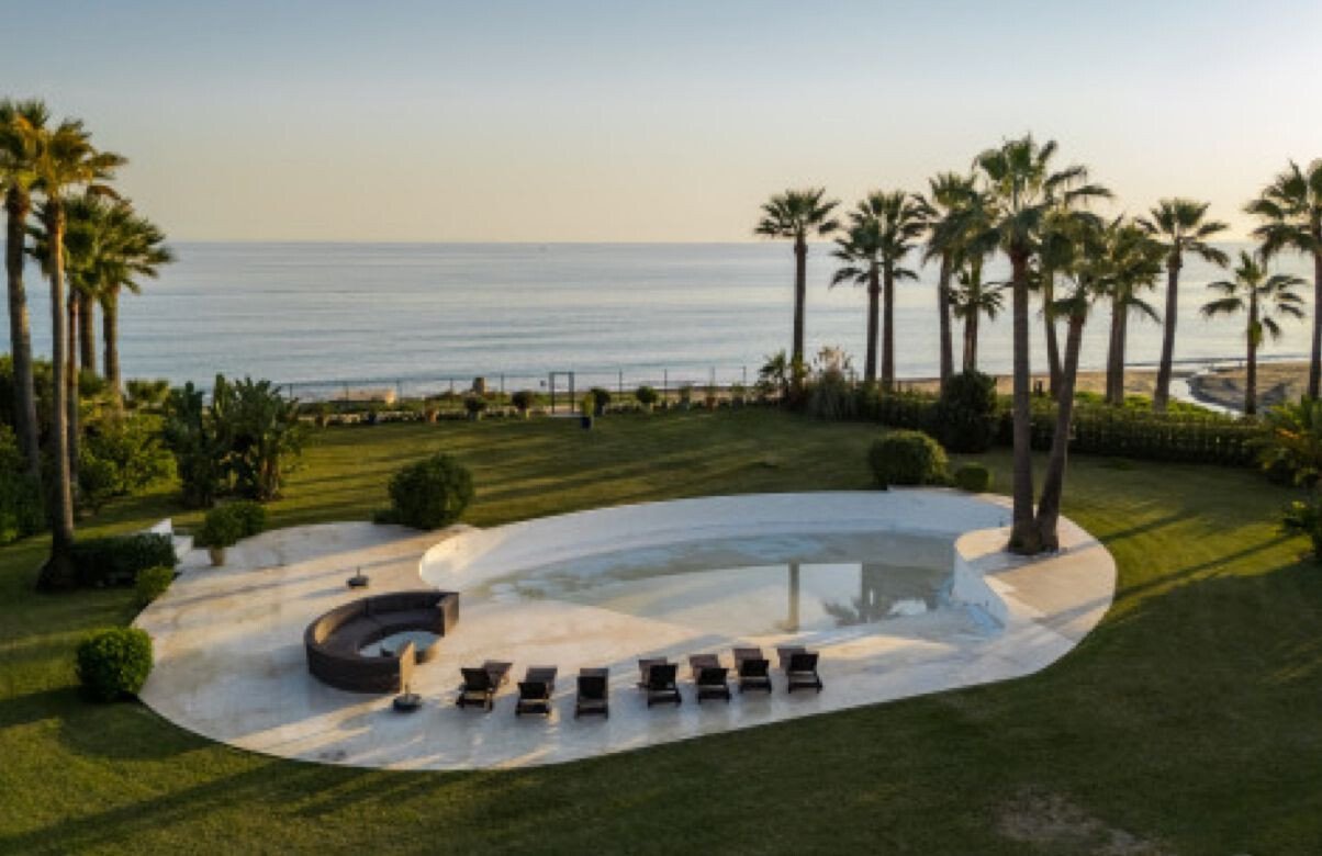 Exceptional Mediterranean Beachfront – A Rare Opportunity For Refinement & Renovation On Marbella´S Villa in Marbella, Andalusia, Spain