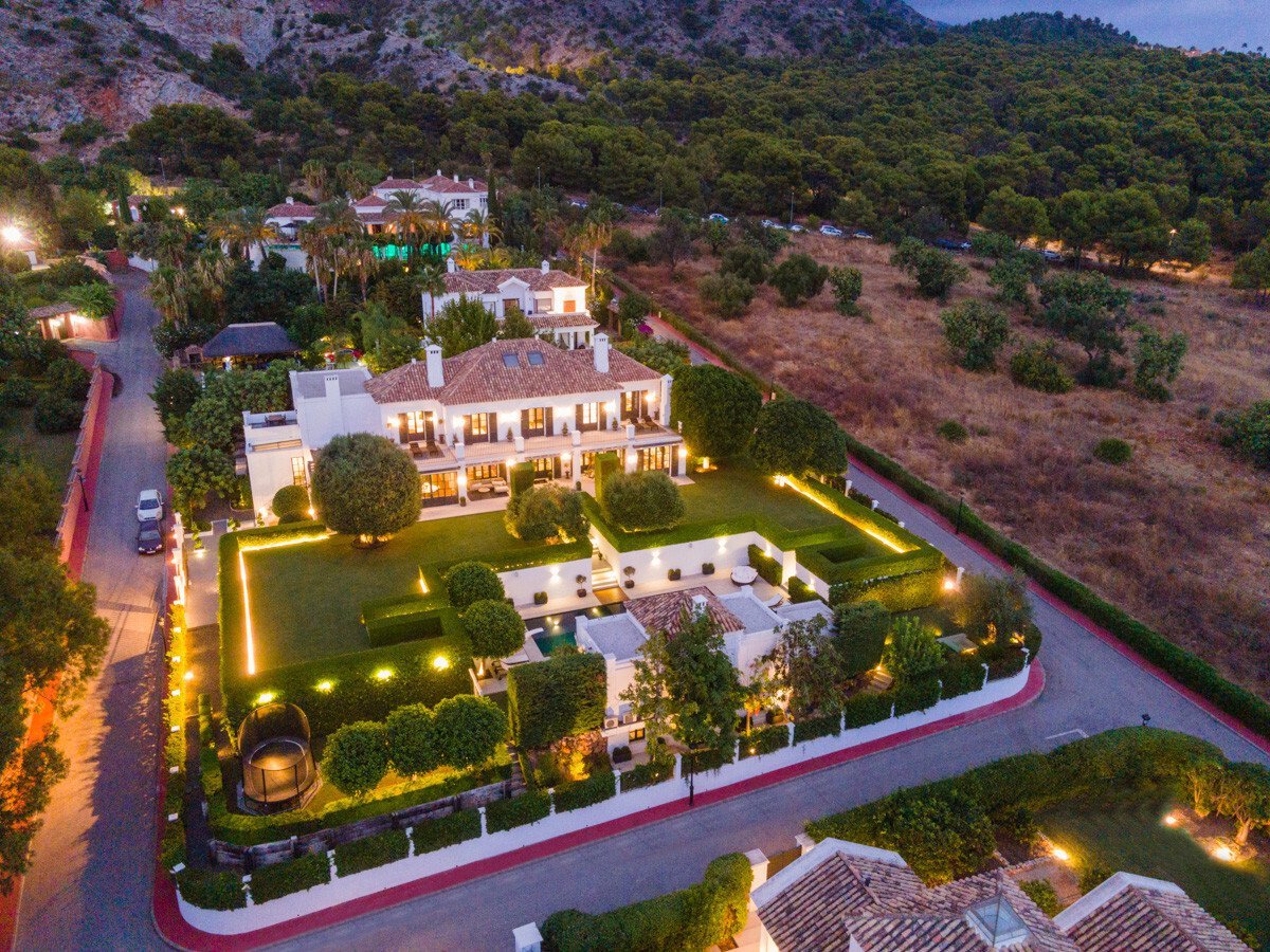 Exquisite Marbella Villa: A Testament To Luxury And Elegance Villa in Marbella, Andalusia, Spain