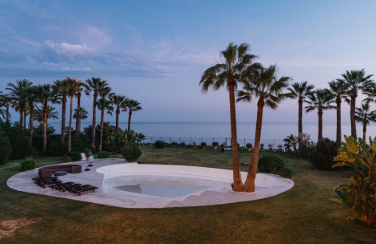 Exceptional Mediterranean Beachfront – A Rare Opportunity For Refinement & Renovation On Marbella´S Villa in Marbella, Andalusia, Spain