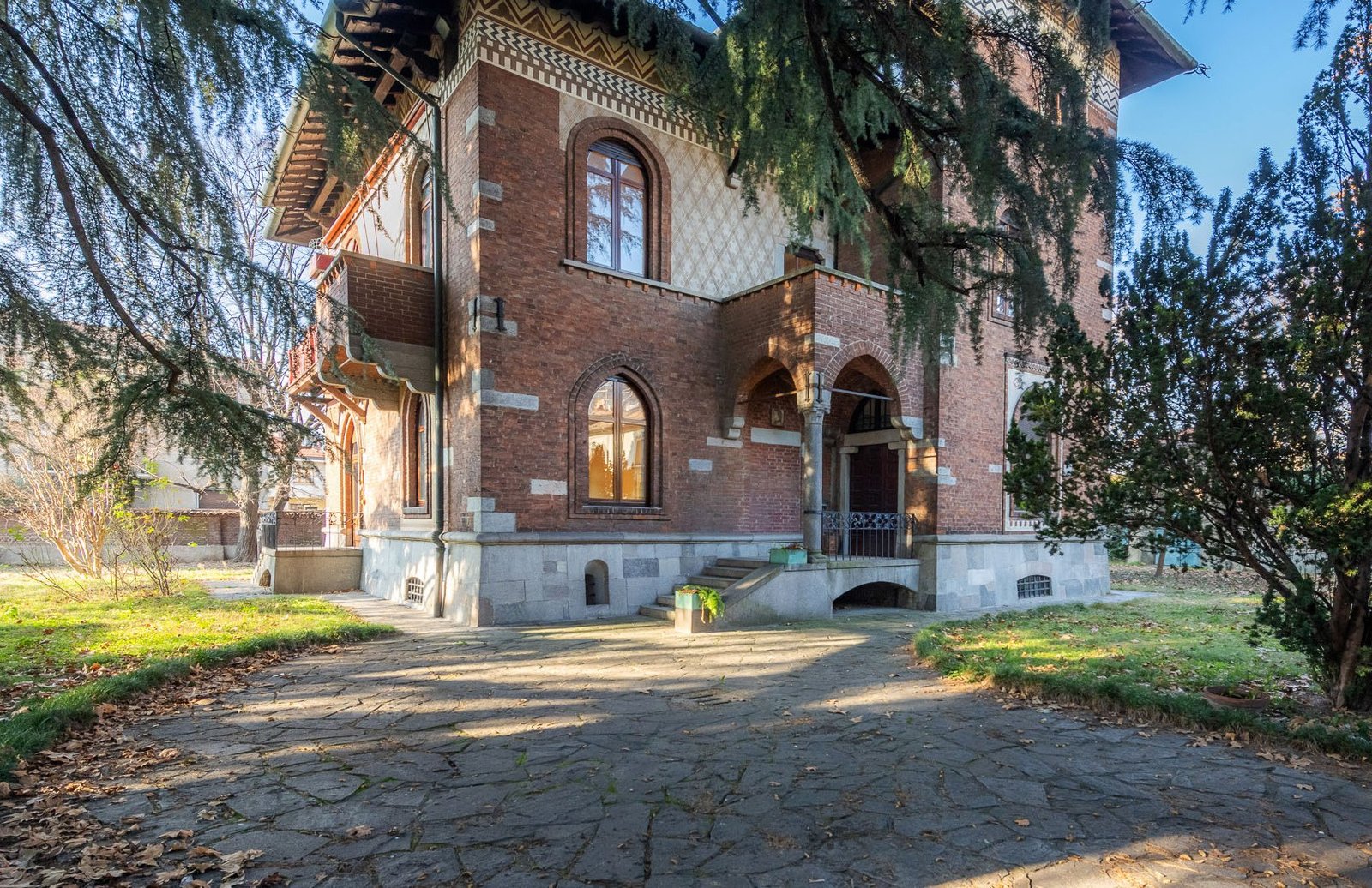 Stunning Four Story Period Villa With Private Garden In Milan Villa in Milan, Lombardy, Italy
