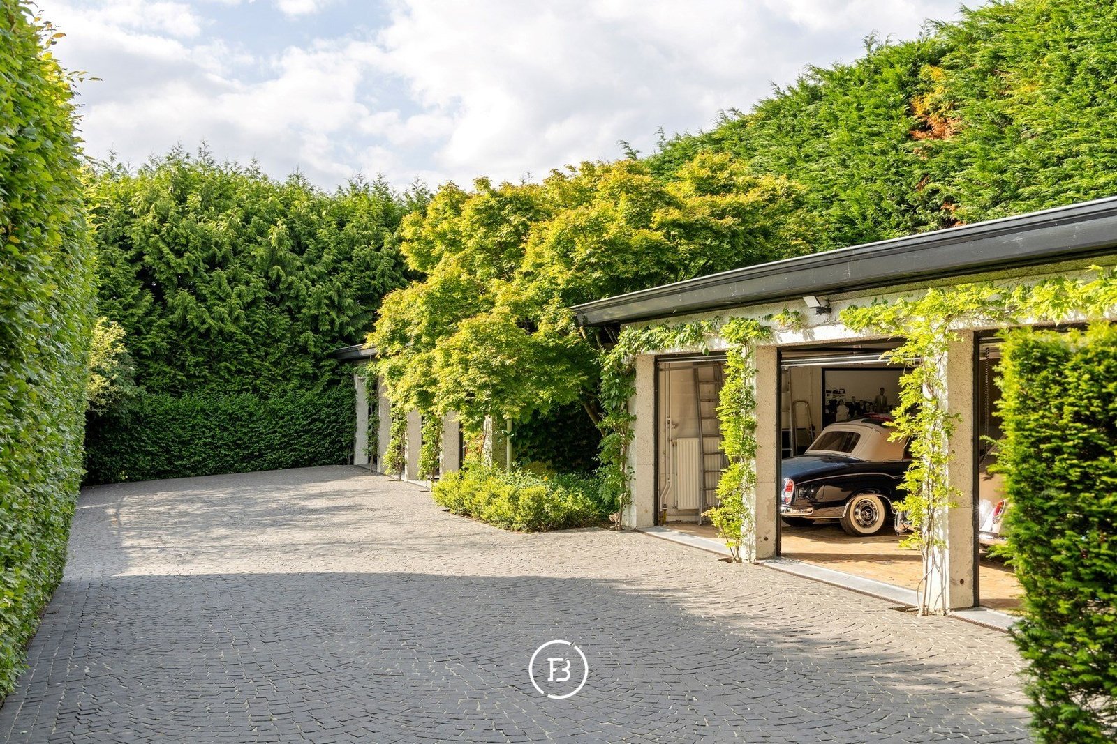 Villa Maas Villa in Sint-Genesius-Rode, Flanders, Belgium