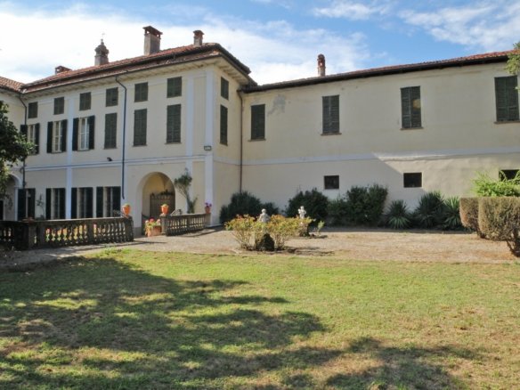 Villa in Sizzano, Piedmont, Italy