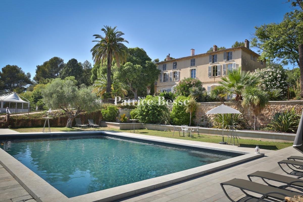 Villa in Toulon, Provence Alpes Côte D’azur, France