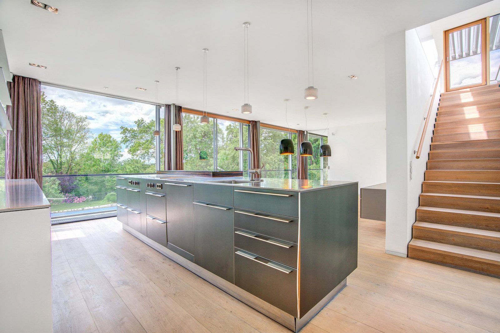 Dream Villa In Perfection. With Pool, Jetty & Buoy. Villa in Wörthsee, Bavaria, Germany