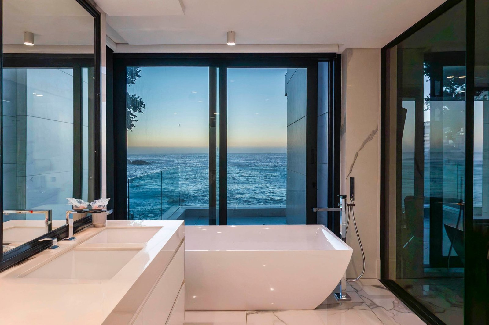 Apartment in Cape Town, Western Cape, South Africa 1 - 15202169