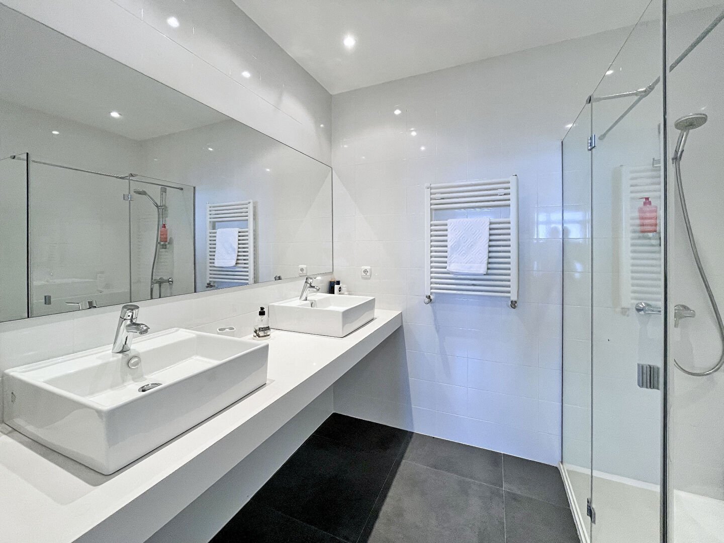 San Sebastián / Mont Igueldo: 184 M2 Apartment In The Heart Of A Historic Villa Apartment in Centro, Donostia-San Sebastian, Spain 1 - 16012787