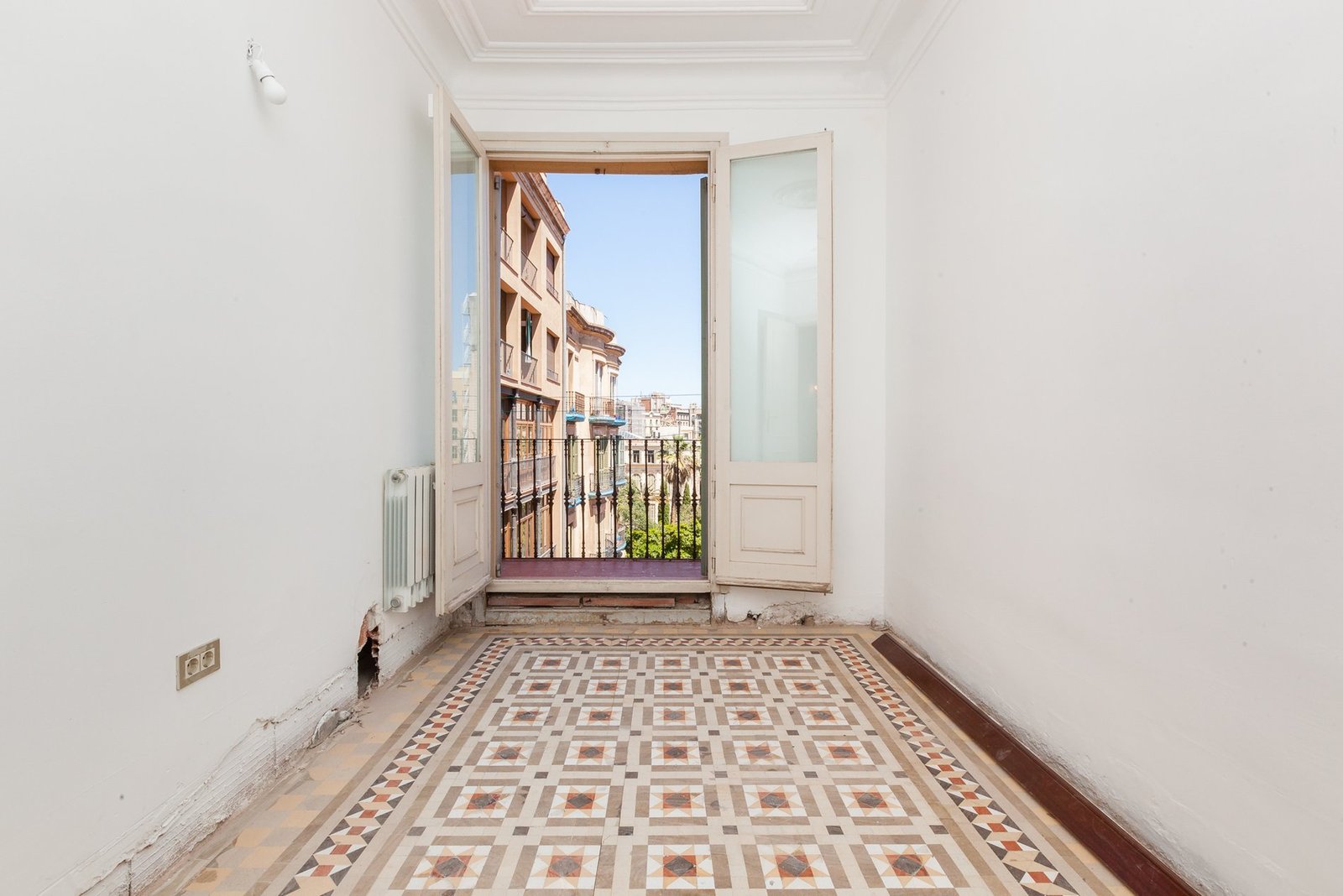 Exclusive Property For Sale Next To Diagonal Barcelona Apartment in Eixample, Barcelona, Spain 1 - 15484313