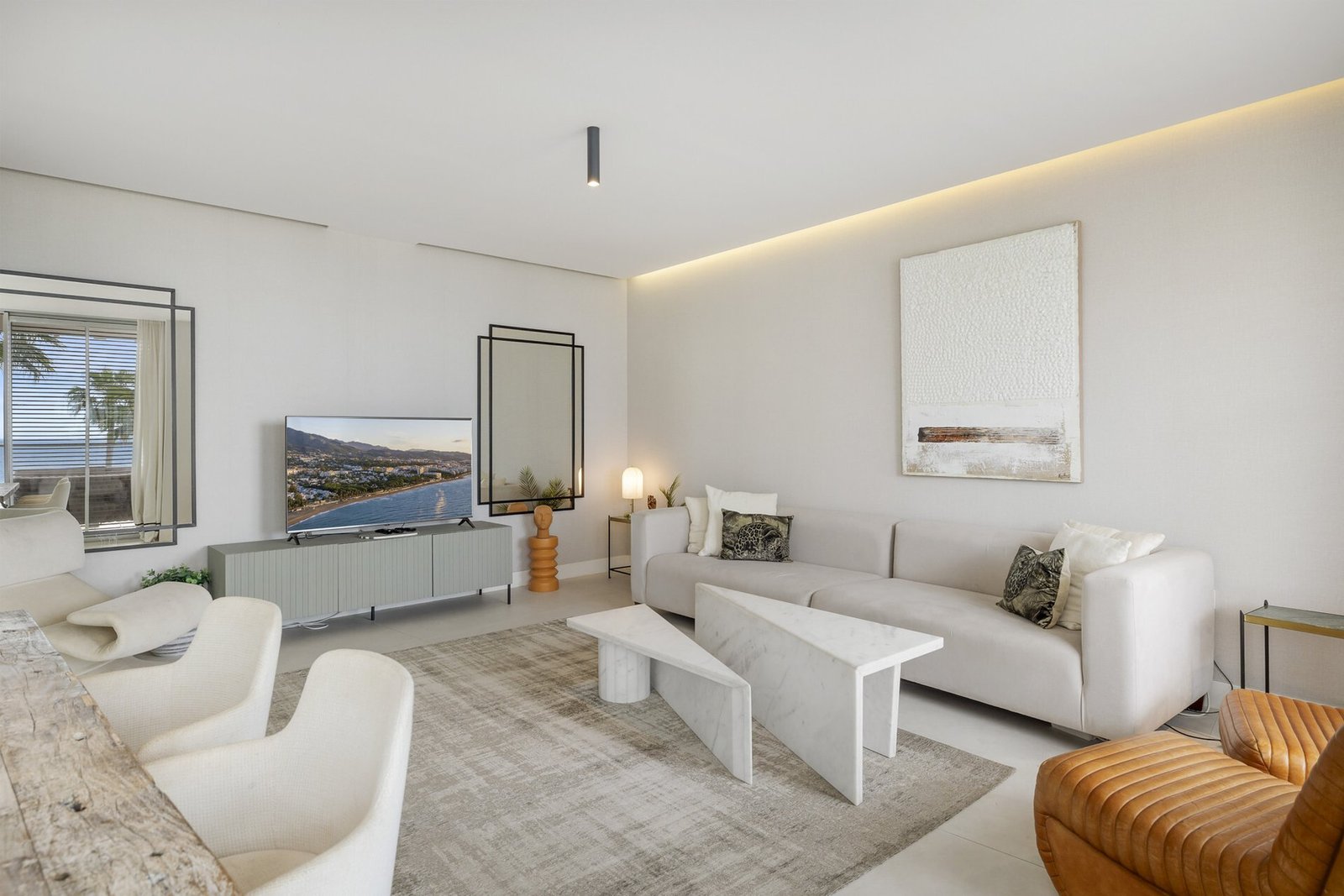 Modern Frontline Beach Apartment In Estepona West. Apartment in Estepona, Andalusia, Spain 1 - 16162218