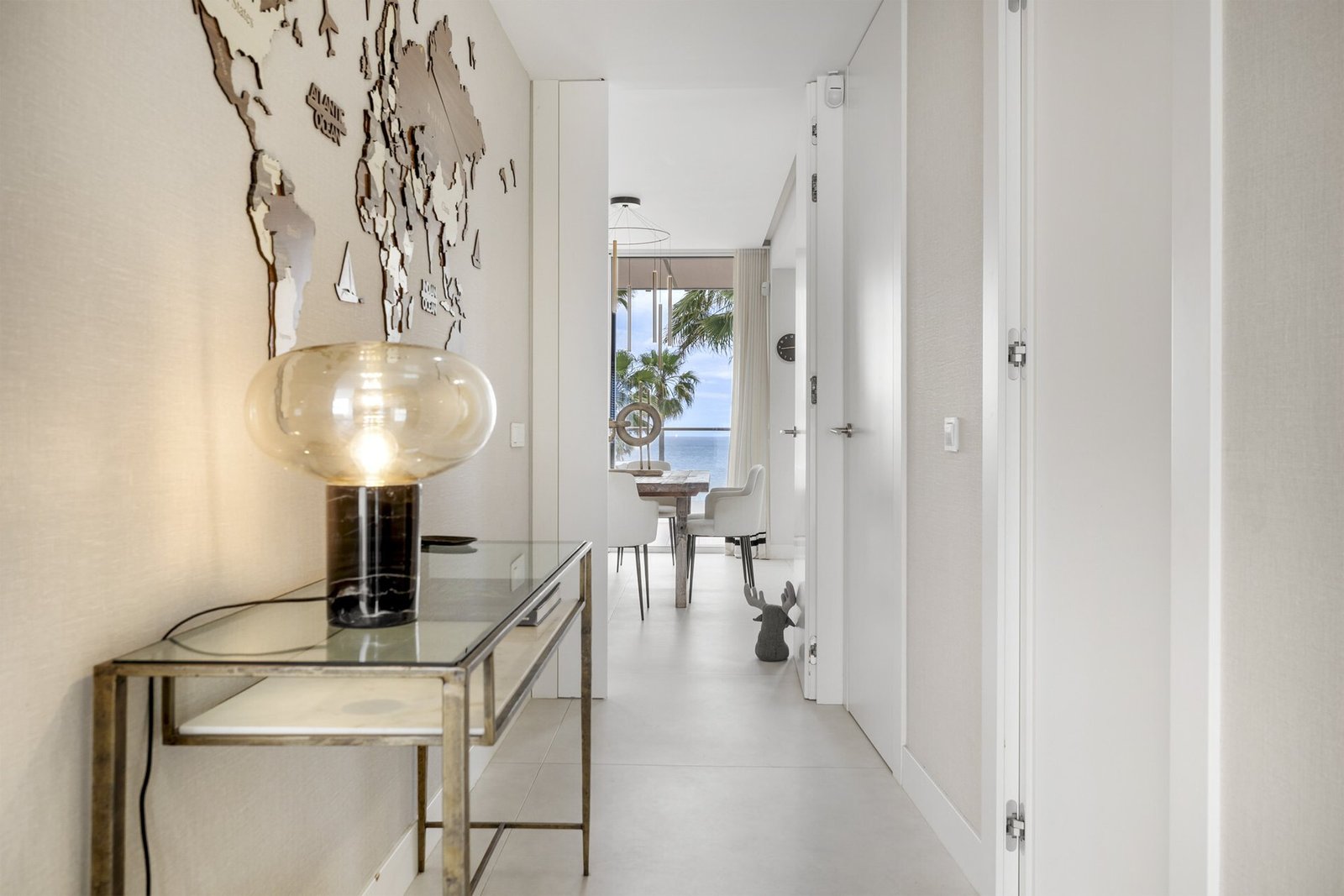 Modern Frontline Beach Apartment In Estepona West. Apartment in Estepona, Andalusia, Spain 1 - 16162218