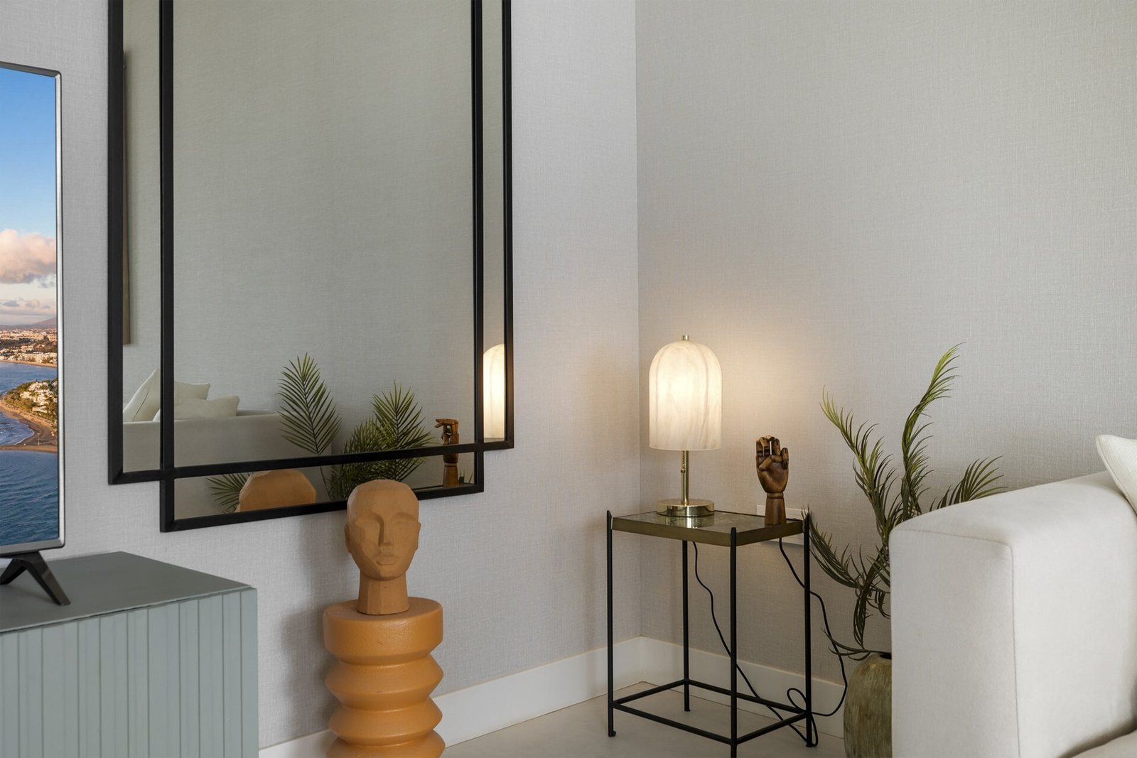Modern Frontline Beach Apartment In Estepona West. Apartment in Estepona, Andalusia, Spain 1 - 16162218