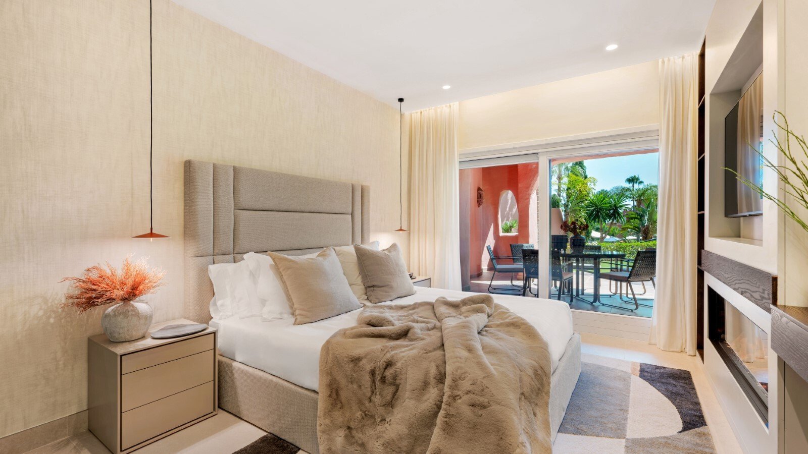 Luxury South Facing 3 Bedroom And 3 Bathroom Ground Floor Apartment In Costalita, Estepona. Apartment in Estepona, Andalusia, Spain 1 - 16331024
