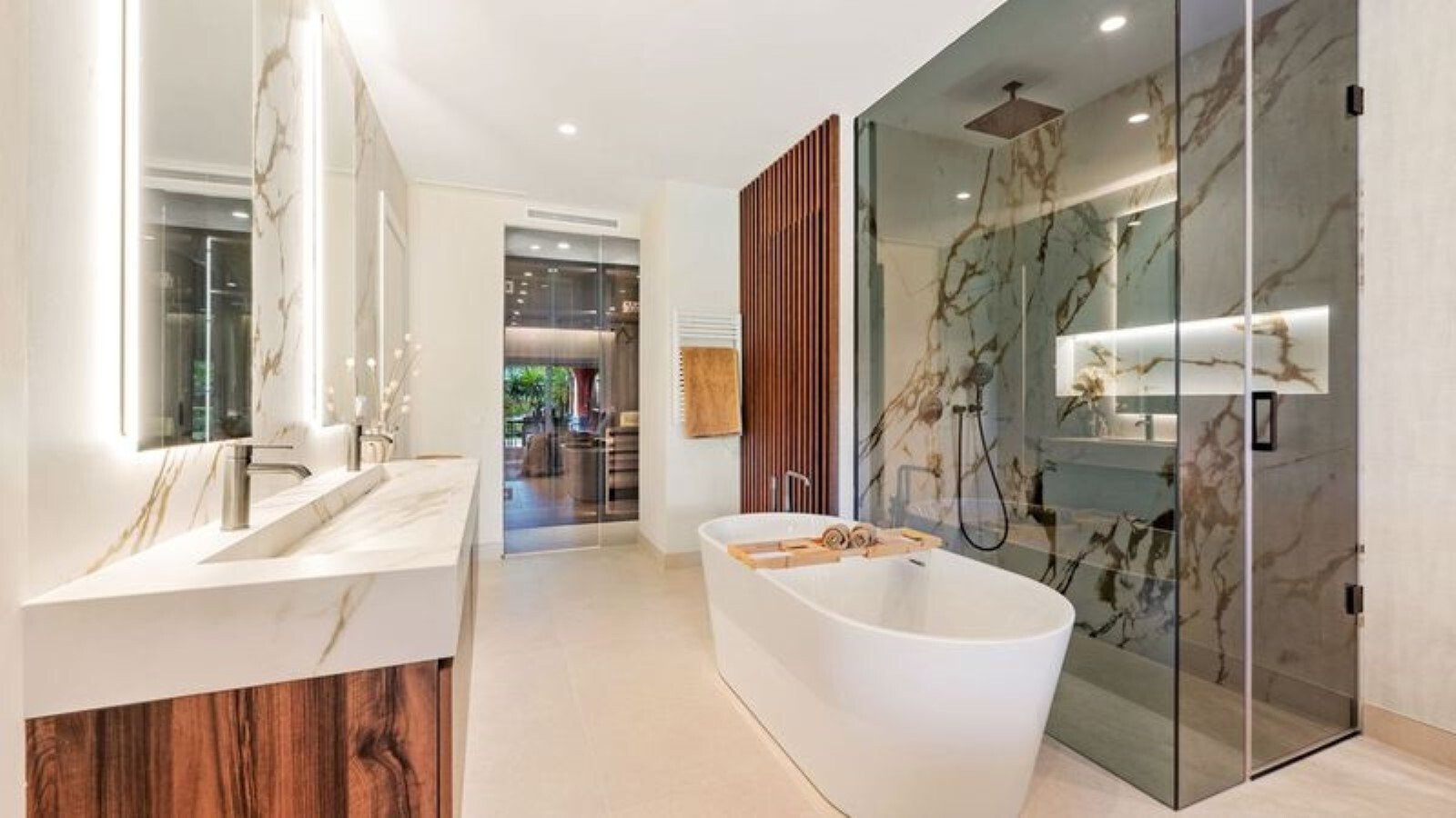 Luxury South Facing 3 Bedroom And 3 Bathroom Ground Floor Apartment In Costalita, Estepona. Apartment in Estepona, Andalusia, Spain 1 - 16331024