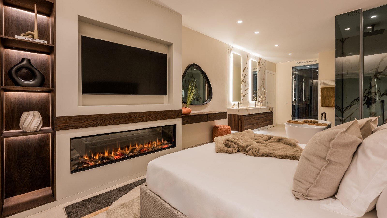 Luxury South Facing 3 Bedroom And 3 Bathroom Ground Floor Apartment In Costalita, Estepona. Apartment in Estepona, Andalusia, Spain 1 - 16331024