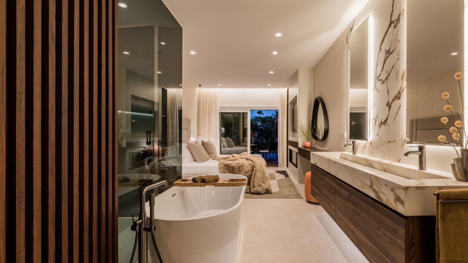 Luxury South Facing 3 Bedroom And 3 Bathroom Ground Floor Apartment In Costalita, Estepona. Apartment in Estepona, Andalusia, Spain 1 - 16331024