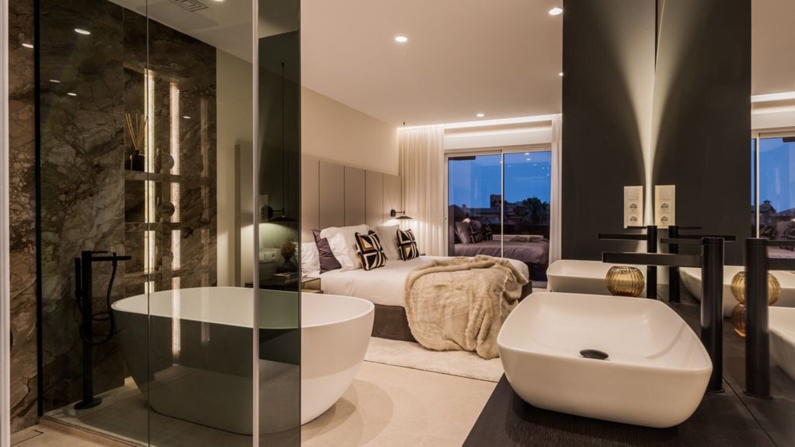 Elegant Apartment Complex With Unique Sea Views In Estepona Apartment in Estepona, Andalusia, Spain 1 - 16331039